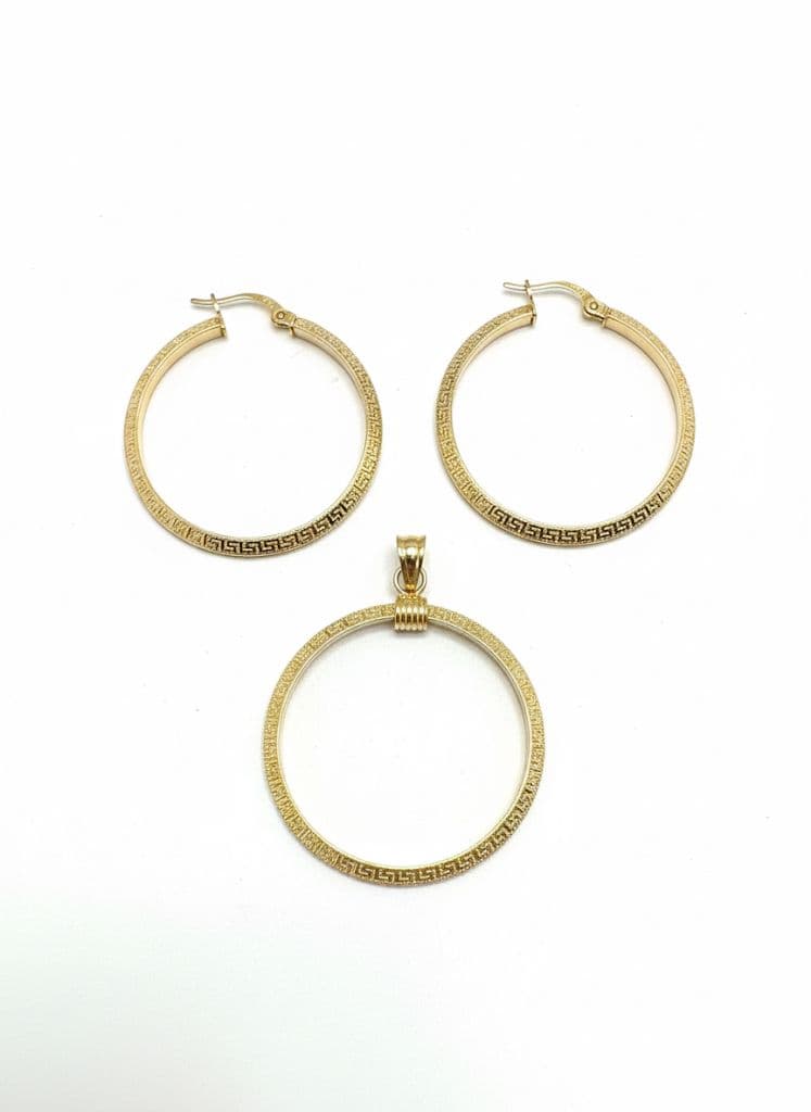 18K GOLD - GREEK-KEY HOOP EARRINGS & PENDANT SET - 2.7g