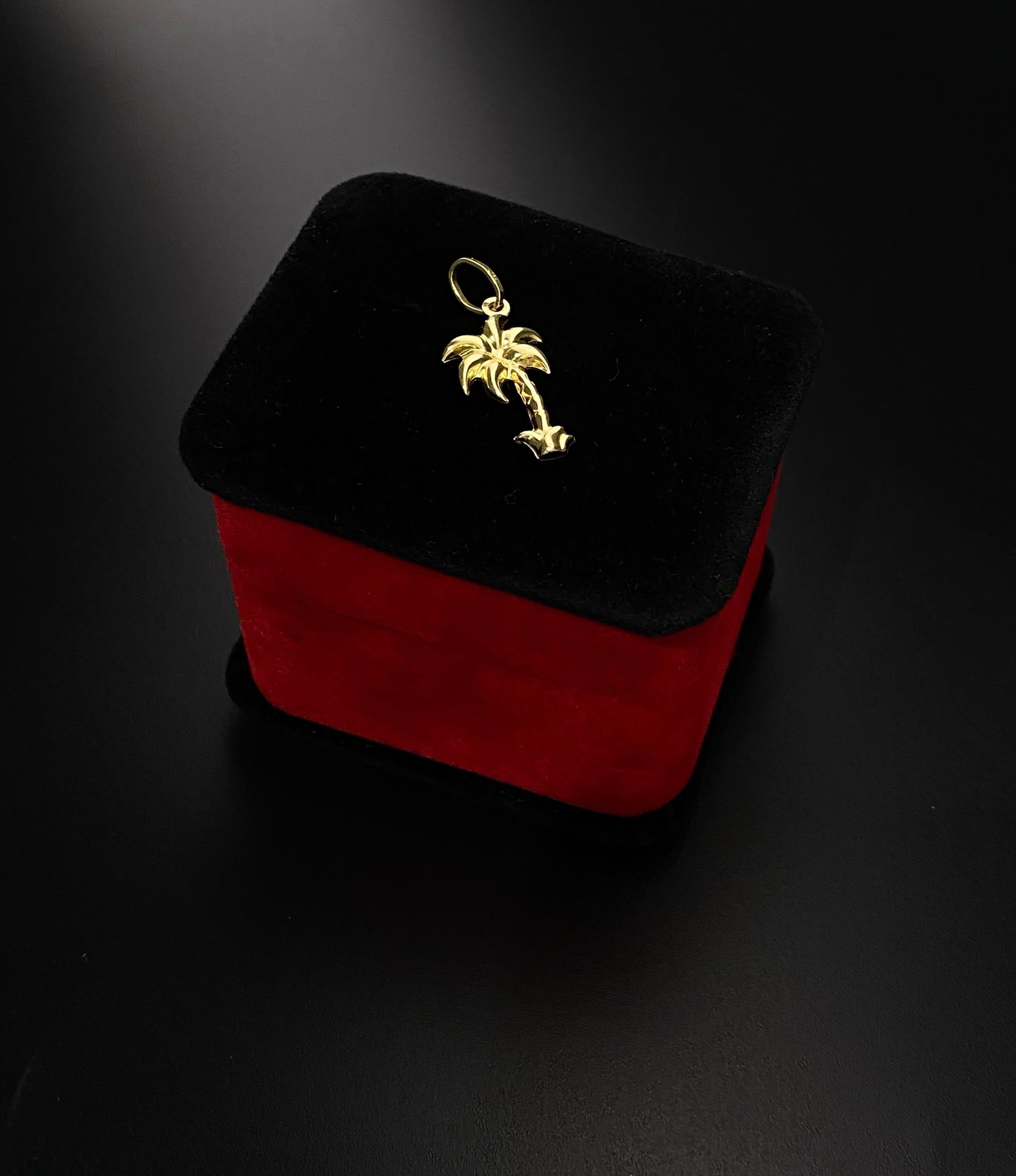 18K GOLD - PALM TREE PENDANT - 1.4g