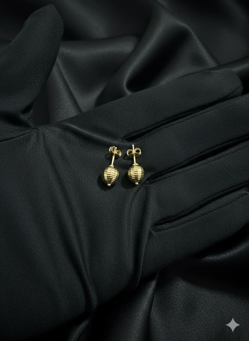 18K GOLD - FLUTED CHARM STUDS
